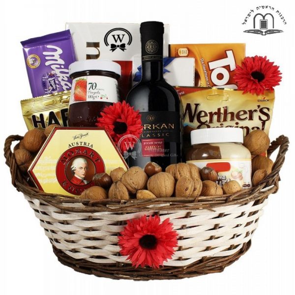 Classic Passover Gift Basket in Israel